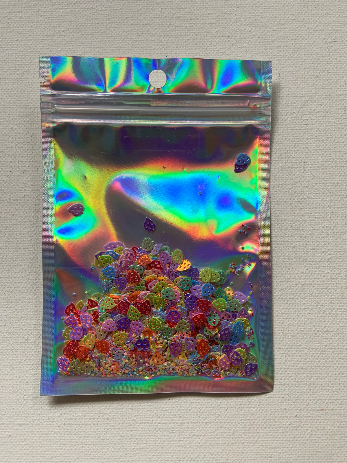 Multicoloured Strawberries, Shaped glitter, 10 grams