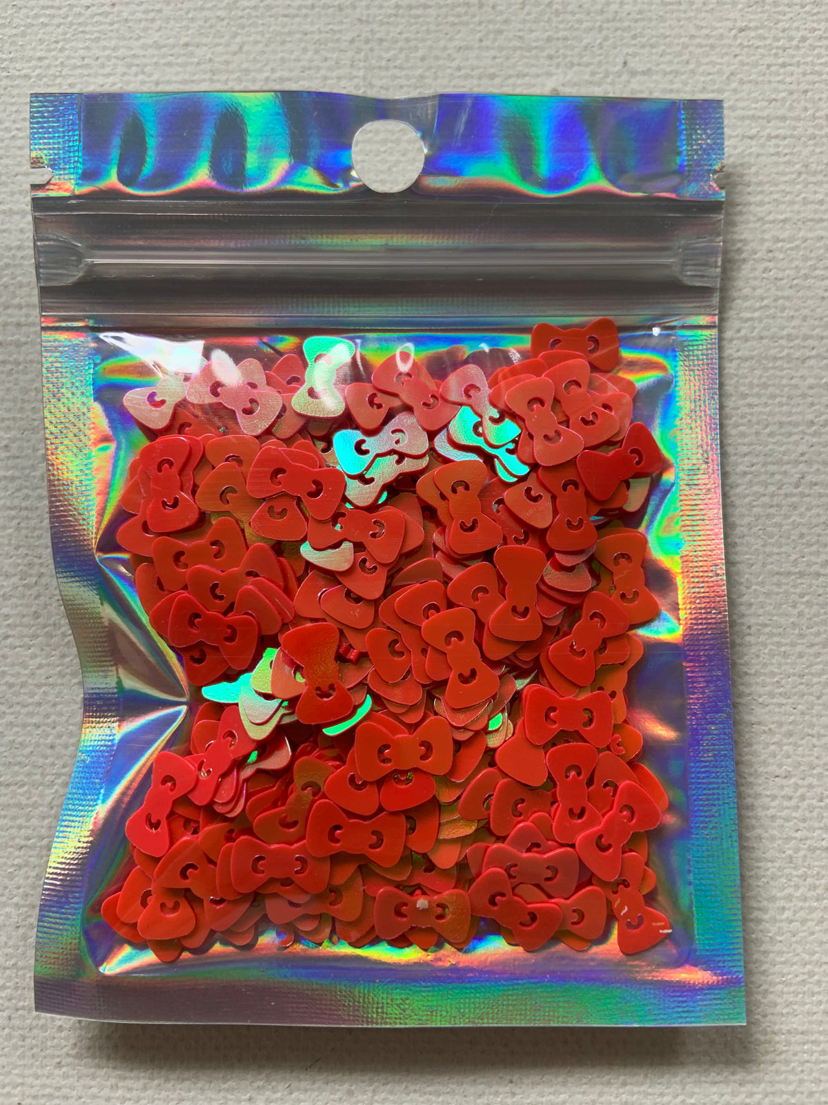 Red Kitty bows shaped glitter, 10 grams