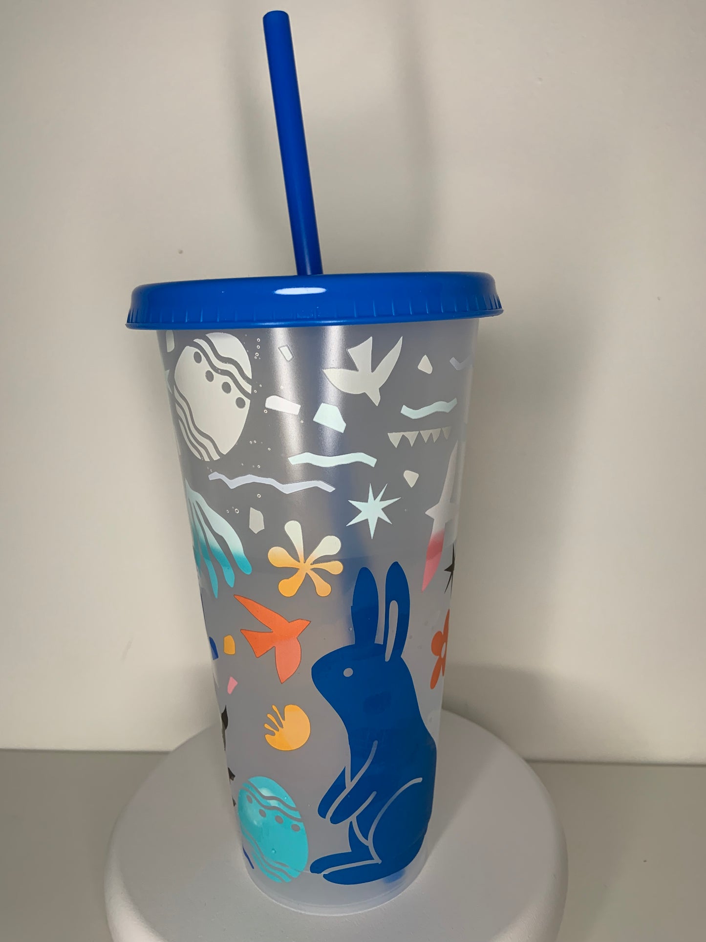 Easter magic colour changing tumblers 24 oz, with lid and straw