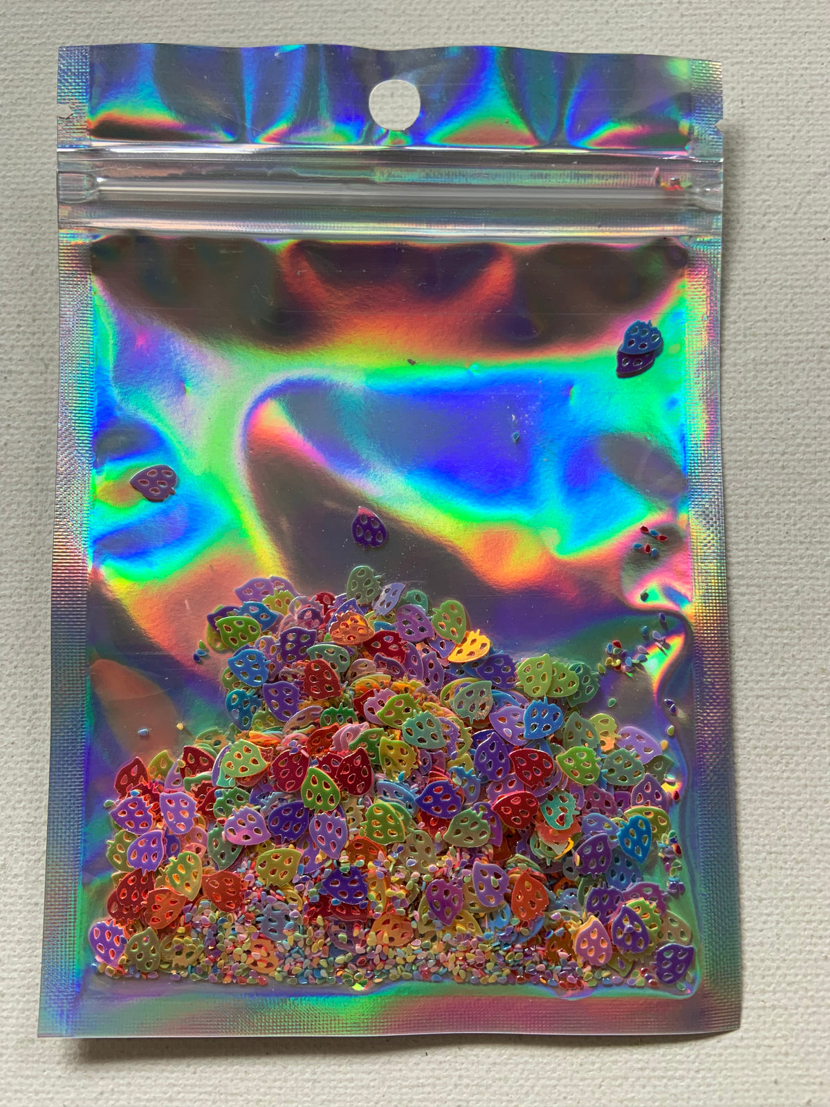 Multicoloured Strawberries, Shaped glitter, 10 grams
