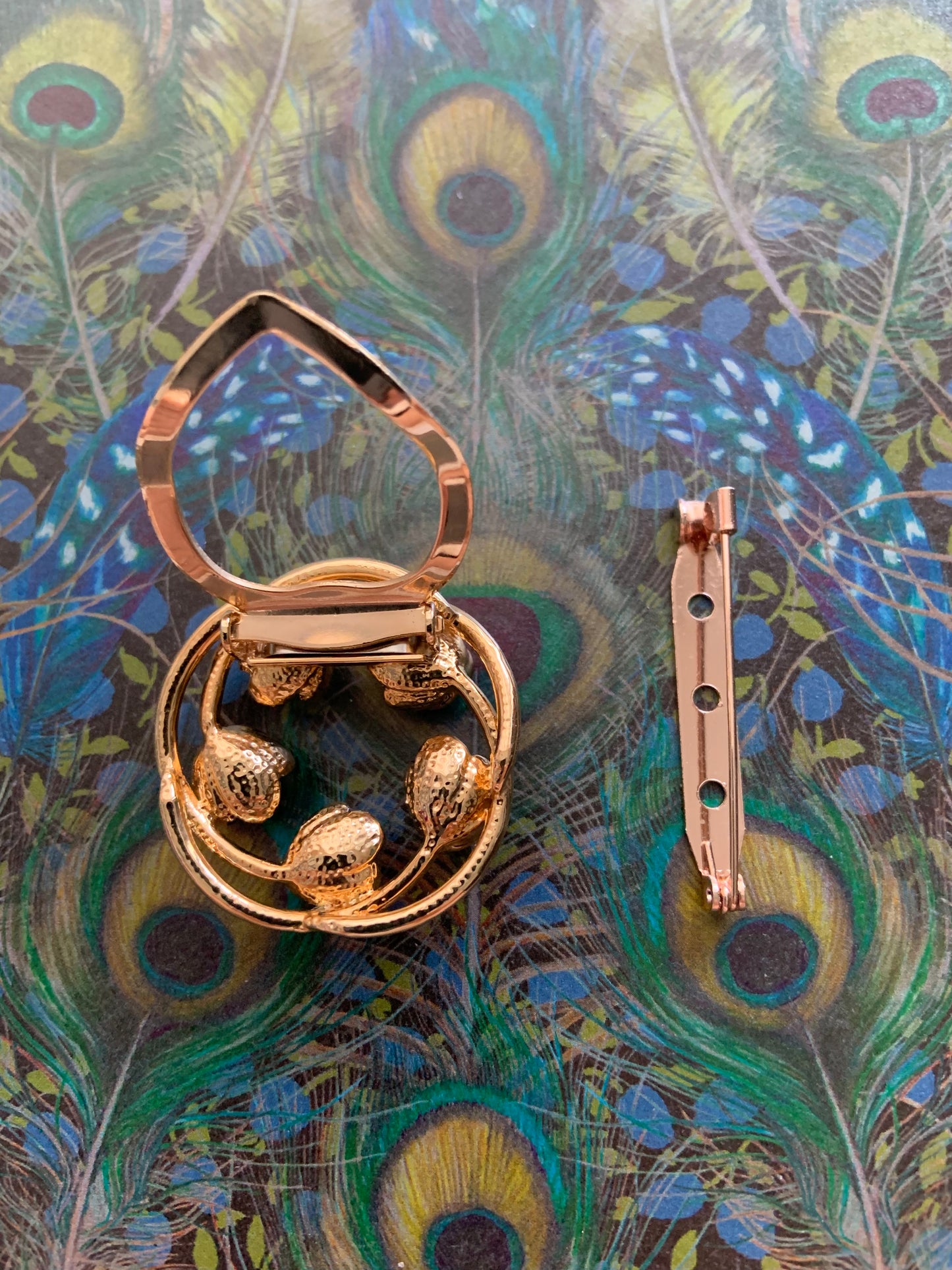 Brooch with flowers, NEW