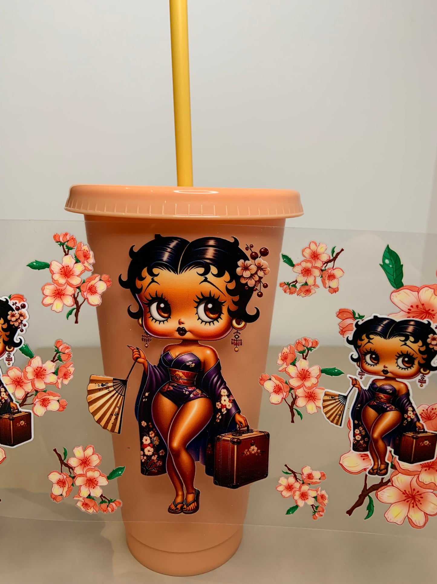 Create your own 24oz perfect cup for cold beverages on TikTok LIVE!
