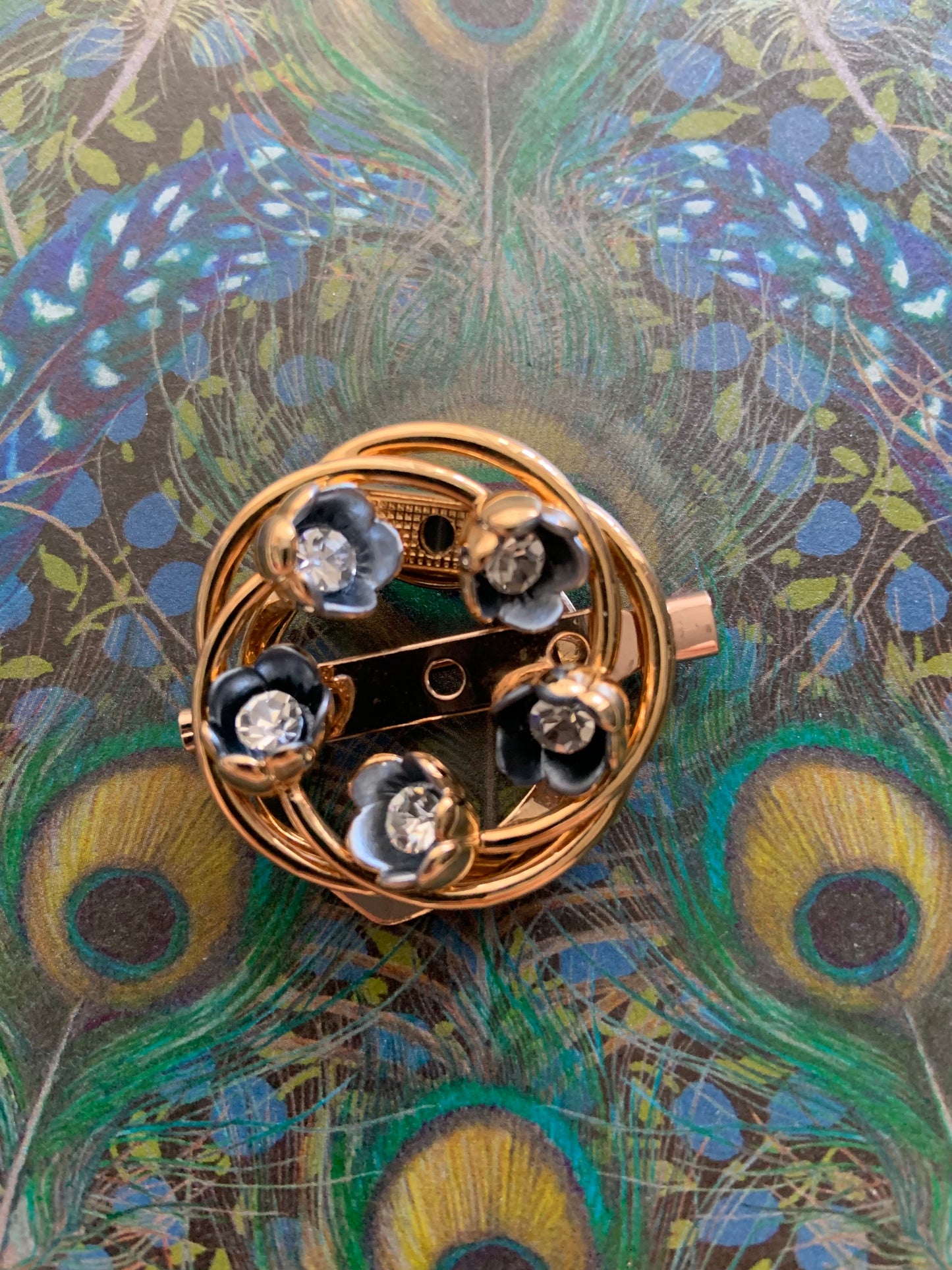 Brooch with flowers, NEW