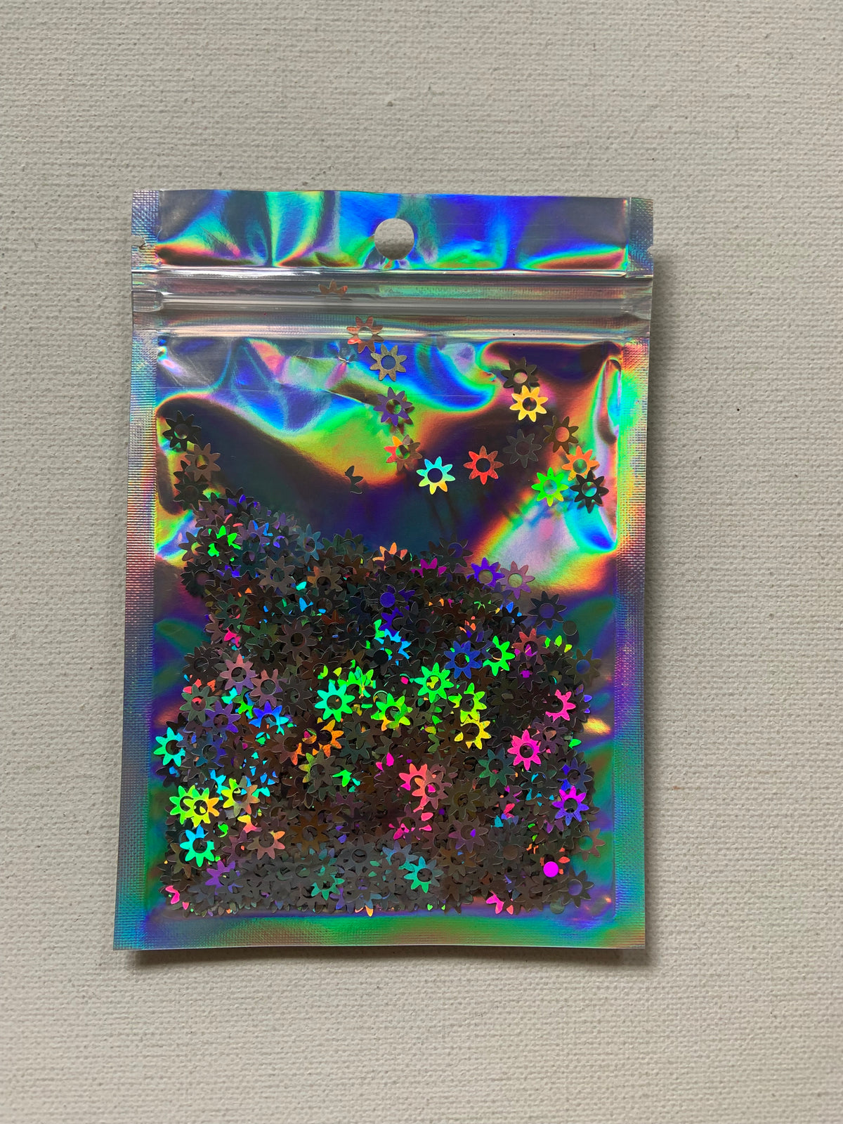 Shaped glitter, silver flowers, 10 grams of products ( without packaging)
